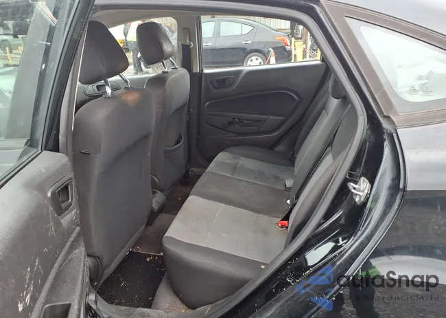 3FADP4AJ0JM131574: 44501631