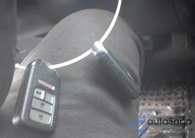 1HGCR2F8XHA002566: 44502938