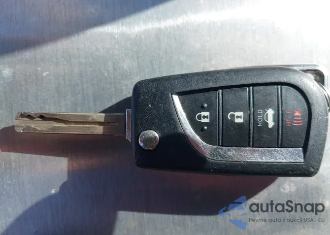 4T1B11HK4KU221724: 44502941