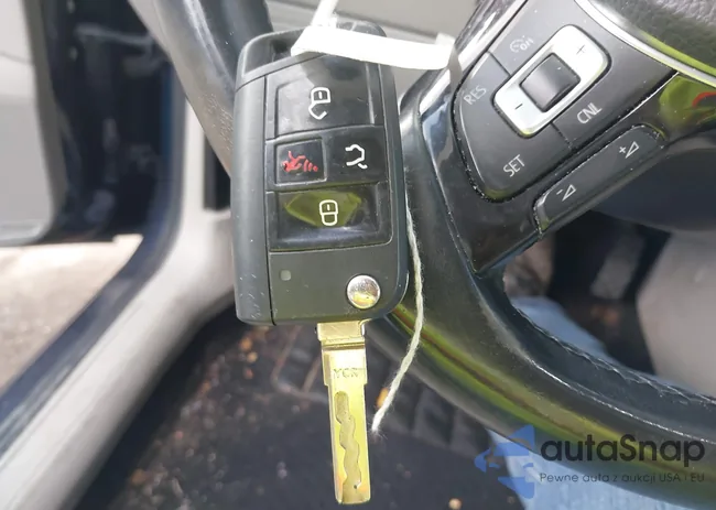 3VW2A7AU4FM021646: 43505552