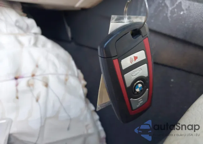 WBA8E9G55GNT83387: 43505596