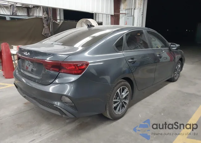 3KPF24AD0RE730640: 43505907