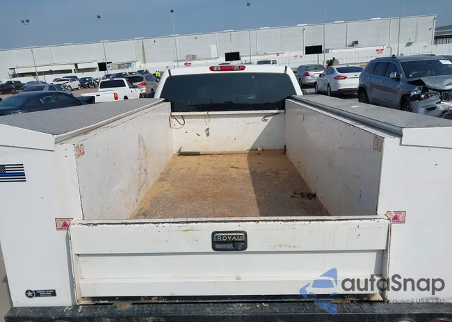 1GB0CVCG9DF176582: 43506860