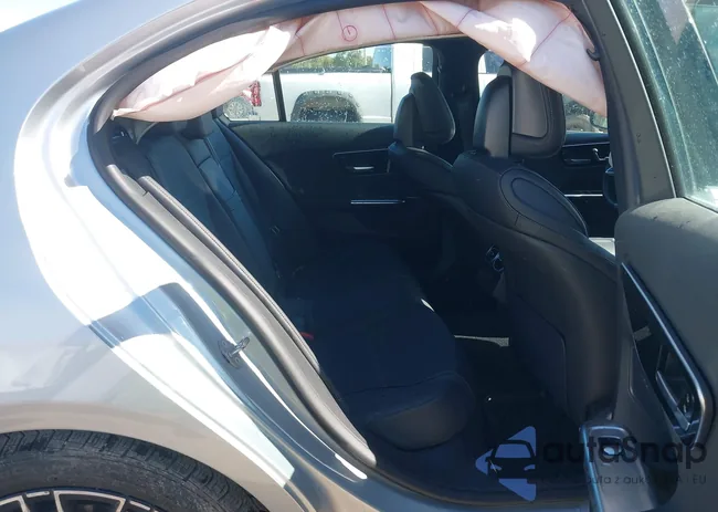 W1KAF4HB3NR059567: 43506432