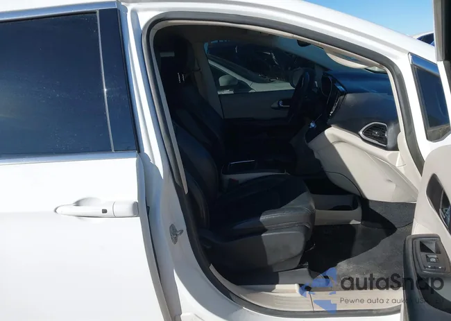 2C4RC1BG1NR197675: 43508674