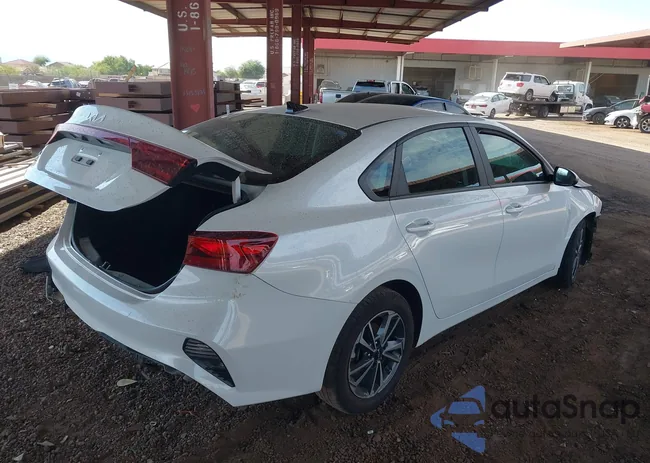 3KPF24AD2RE728176: 43508867