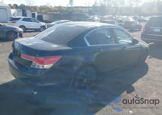 1HGCP2F70BA012611: 43508421