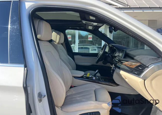 5UXKR0C58H0U52844: 43511258