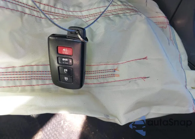 2T1BURHE9JC110022: 43512442