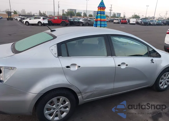 KNADM4A33E6352738: 43512837