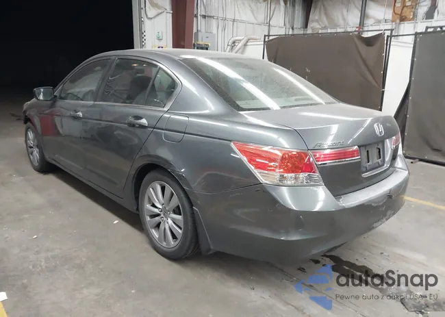 1HGCP2F76BA045435: 43513814