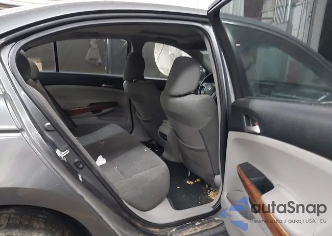 1HGCP2F76BA045435: 43513814