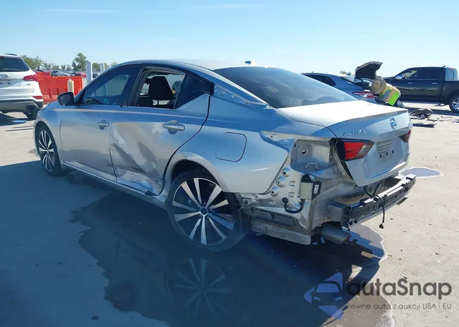 1N4BL4CW1MN362344: 43513152