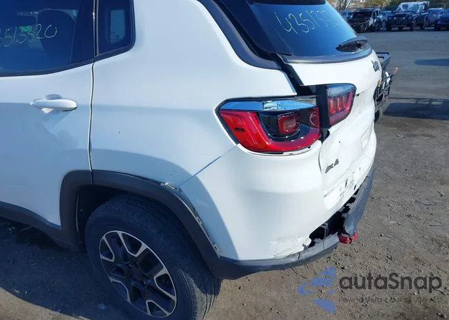 3C4NJDDB2MT572296: 43513320