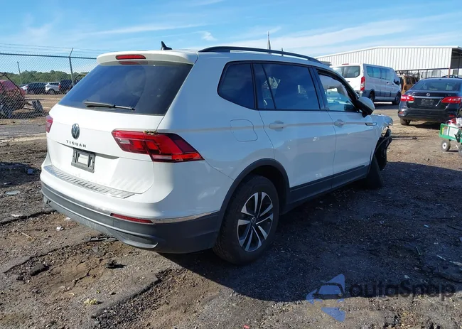 3VVRB7AX8RM034351: 43514249