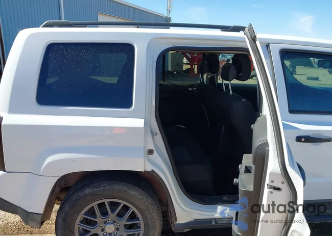 1C4NJPBA8GD732560: 43514255