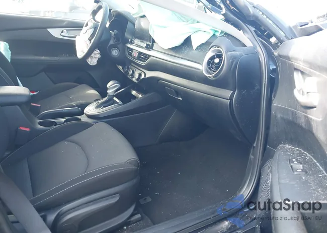 3KPF24AD1PE647960: 43515917