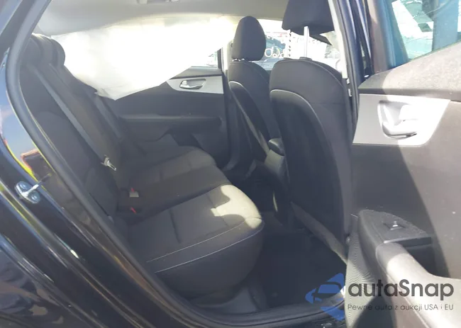 3KPF24AD1PE647960: 43515917