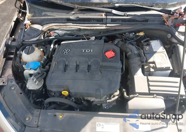 3VW3A7AJ7FM321143: 43516484