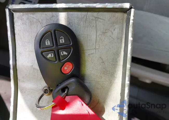 5TDKZ3DC1HS785058: 43516682