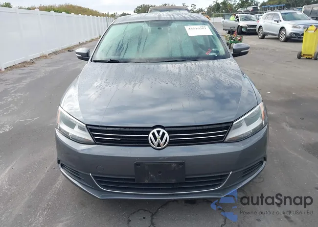 3VWD17AJ1EM358319: 43516381