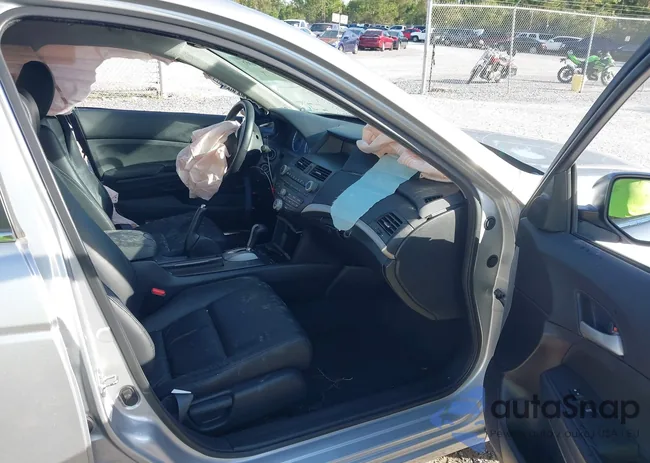 1HGCP2F60CA137424: 43517691