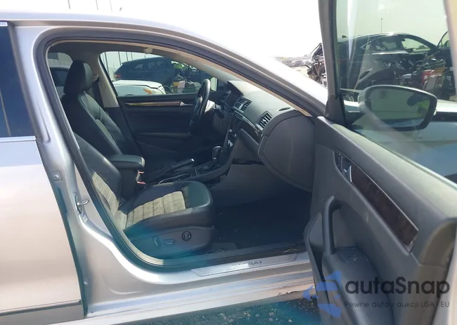 1VWCV7A32FC075240: 43517896