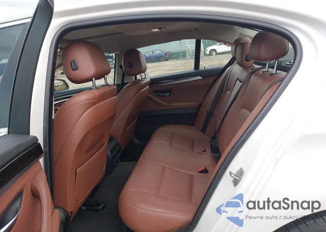 WBA5A7C5XGG147461: 43518496