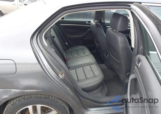 3VWSF81K26M654846: 43518656