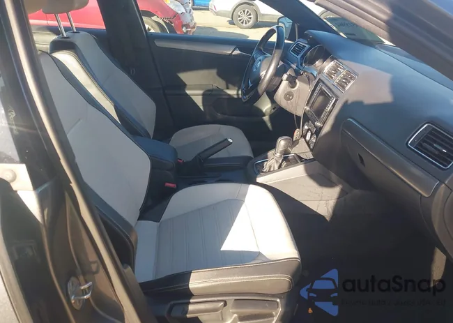 3VWD17AJ2GM326322: 43518964