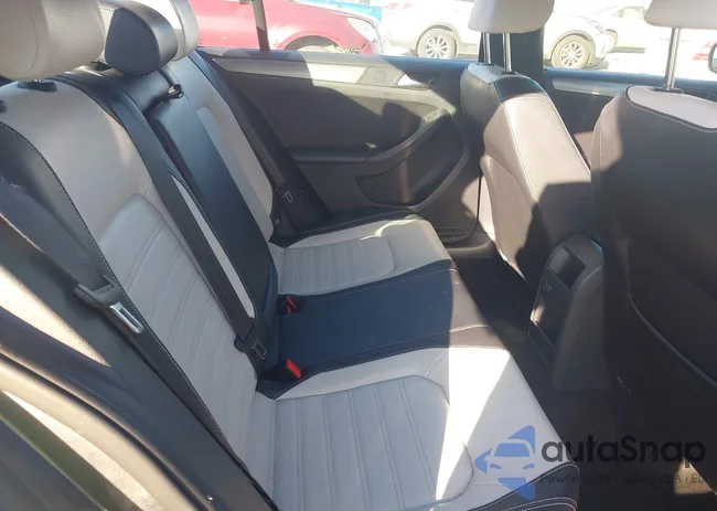 3VWD17AJ2GM326322: 43518964