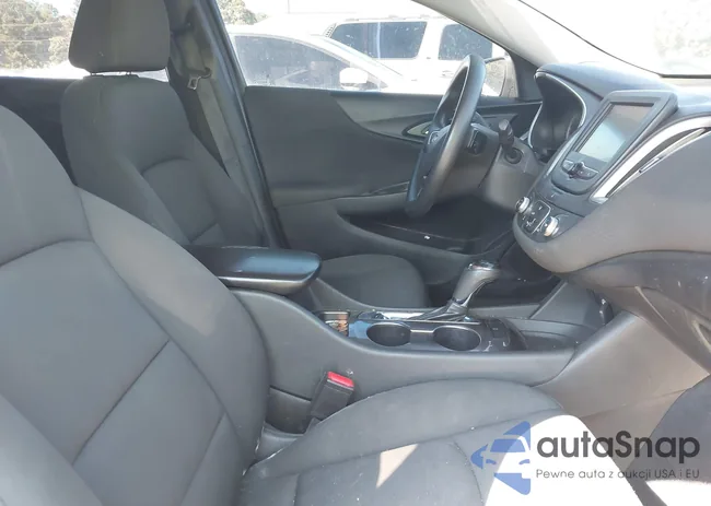 1G1ZB5ST0HF221380: 43520648