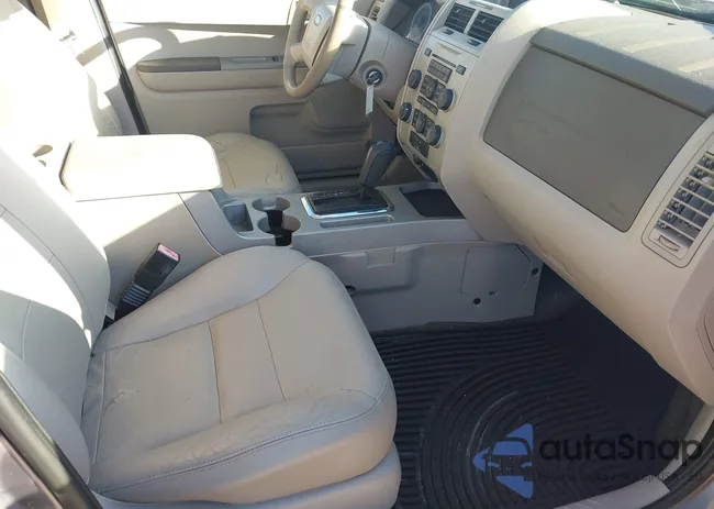 1FMCU93198KE22144: 43520982