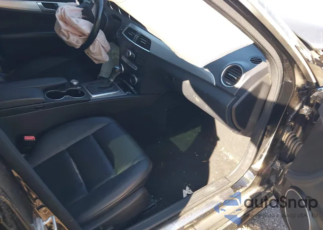 WDDGF4HB2DR266458: 43521559