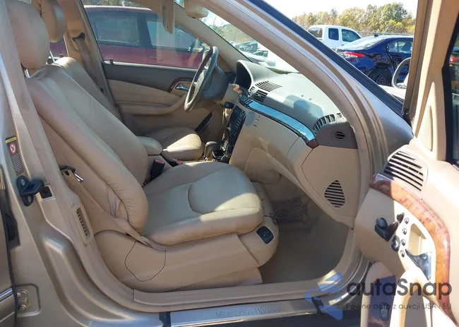 WDBNG75J6YA135225: 43521644