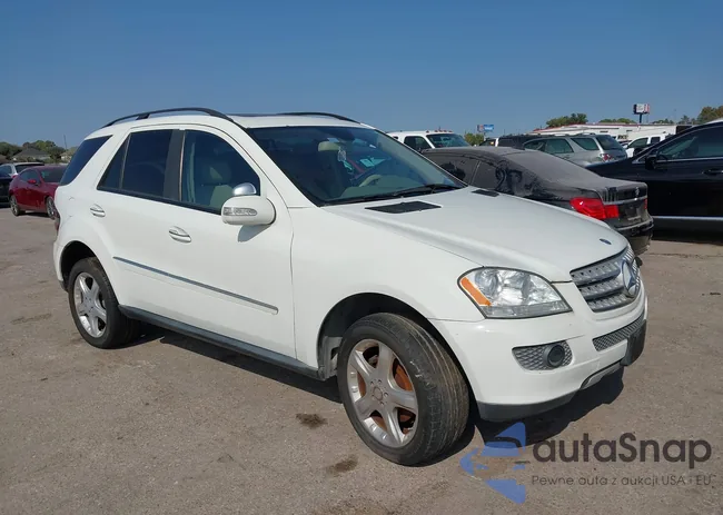 4JGBB86E08A361251: 43521803