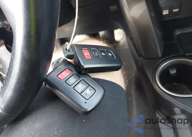 JTMRFREV2HD205726: 43521030