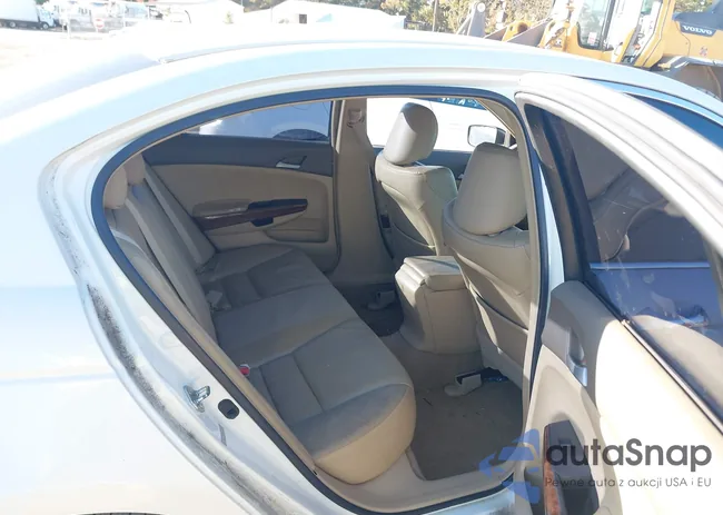 1HGCP36828A027814: 43521116