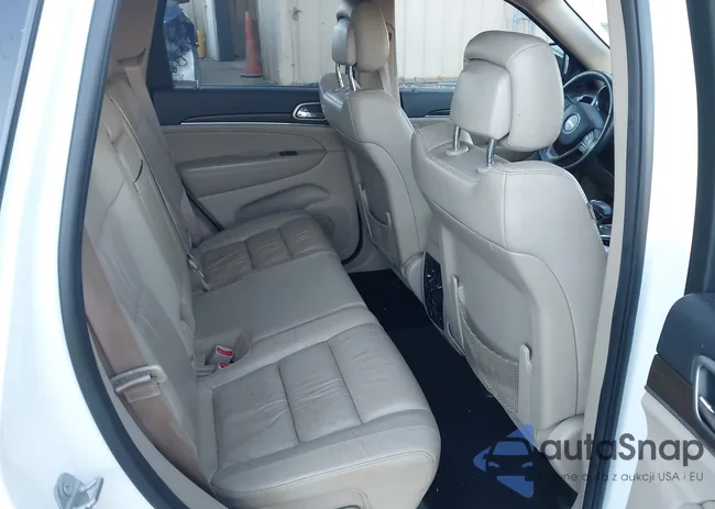 1C4RJEBG3FC718886: 43521276