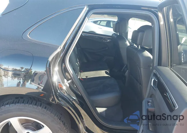 WP1AA2A57MLB01966: 43521300