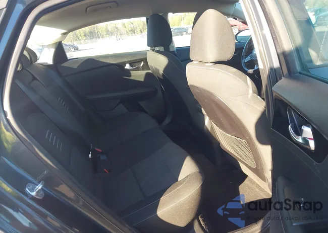 3KPF34AD3KE105121: 43522497