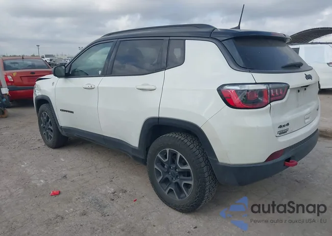 3C4NJDDB3KT752786: 43522731