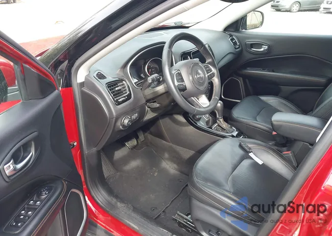 3C4NJDCBXJT372814: 43522340