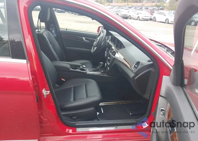 WDDGF8AB1DR246784: 43522371