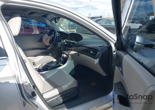 1HGCR2F84DA044211: 43523561