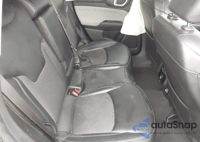 3C4NJDBB1NT228740: 43523637