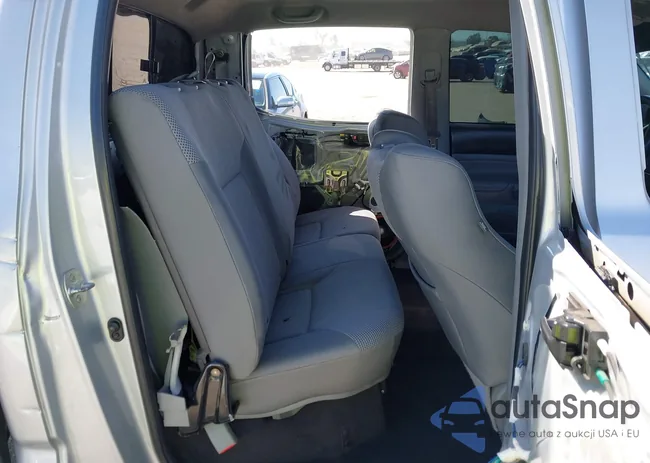 3TMJU4GNXCM134243: 43523240