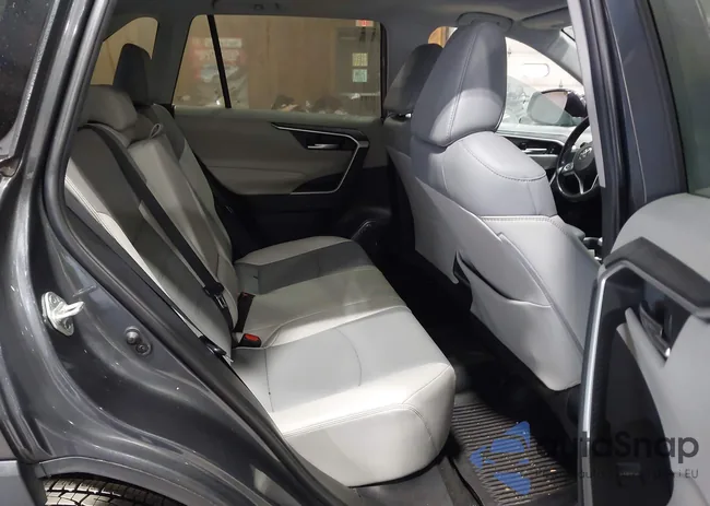 2T3A1RFV8KW049034: 43523348