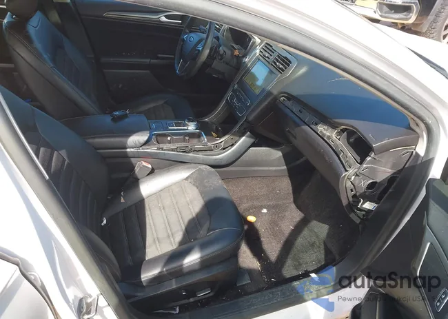 3FA6P0HD2HR332634: 43524528