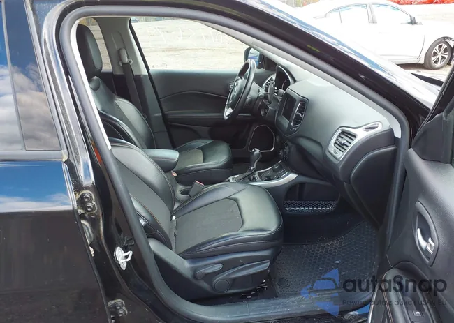 3C4NJDBBXJT435833: 43524759